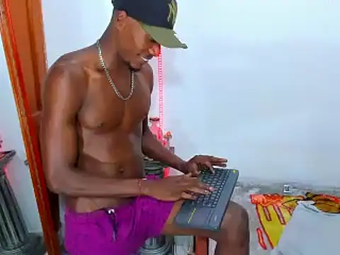 Snapshot of Darick_brown chatting on 02-13-25, 11:58 Darick brown online show from 02-13-25, 11:58