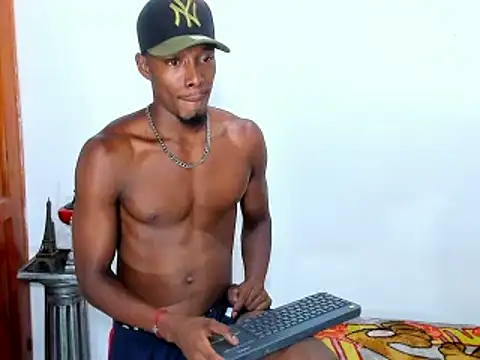 Snapshot of Darick_brown chatting on 02-17-25, 08:15 Darick brown online show from 02-17-25, 08:15