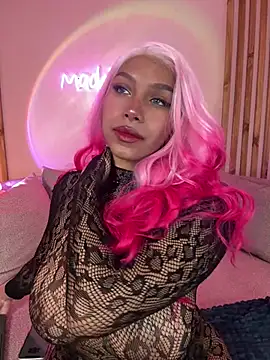 MadeleineSanez online show from 02-12-26, 08:59