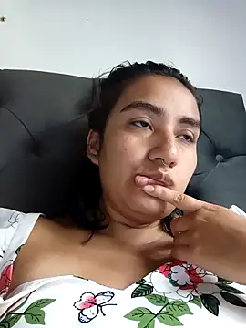 Snapshot of Hellen_Alex chatting on 12-04-24, 07:12 Hellen Alex online show from 12-04-24, 07:12