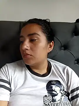 Snapshot of Hellen_Alex chatting on 12-17-24, 02:11 Hellen Alex online show from 12-17-24, 02:11