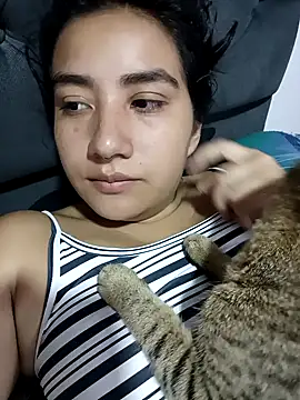 Snapshot of Hellen_Alex chatting on 01-31-25, 02:07 Hellen Alex online show from 01-31-25, 02:07