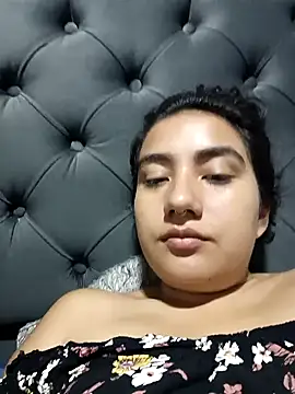 Snapshot of Hellen_Alex chatting on 02-01-25, 02:45 Hellen Alex online show from 02-01-25, 02:45