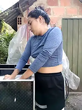 Snapshot of Hellen_Alex chatting on 02-03-25, 03:06 Hellen Alex online show from 02-03-25, 03:06