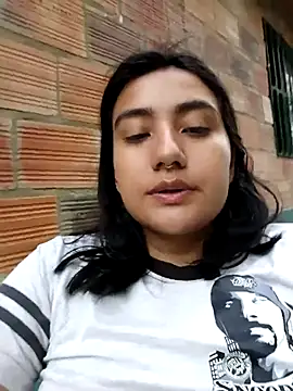 Snapshot of Hellen_Alex chatting on 02-08-25, 02:05 Hellen Alex online show from 02-08-25, 02:05