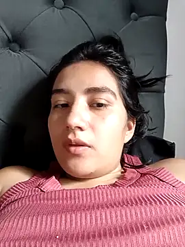 Snapshot of Hellen_Alex chatting on 02-20-25, 02:46 Hellen Alex online show from 02-20-25, 02:46