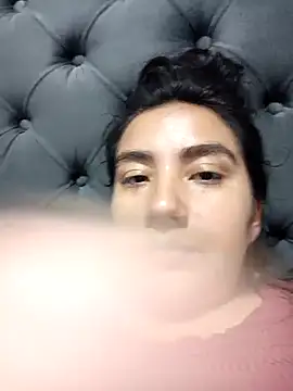 Snapshot of Hellen_Alex chatting on 02-21-25, 05:20 Hellen Alex online show from 02-21-25, 05:20