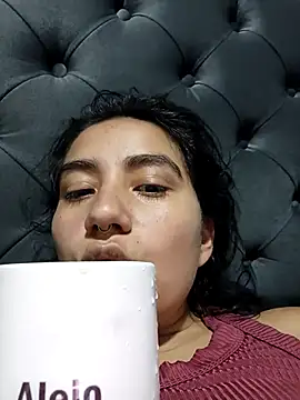 Snapshot of Hellen_Alex chatting on 02-21-25, 09:00 Hellen Alex online show from 02-21-25, 09:00