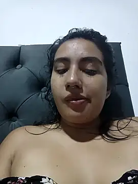 Snapshot of Hellen_Alex chatting on 02-22-25, 02:41 Hellen Alex online show from 02-22-25, 02:41