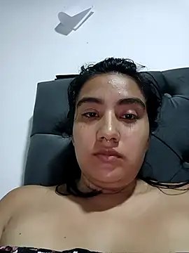 Snapshot of Hellen_Alex chatting on 02-23-25, 02:57 Hellen Alex online show from 02-23-25, 02:57