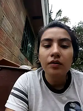 Snapshot of Hellen_Alex chatting on 03-04-25, 02:53 Hellen Alex online show from 03-04-25, 02:53