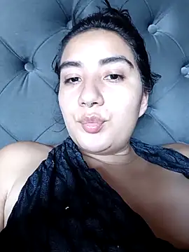 Snapshot of Hellen_Alex chatting on 09-18-25, 02:30 Hellen Alex online show from 09-18-25, 02:30