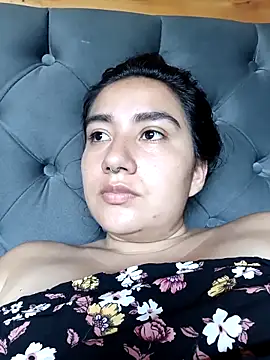 Snapshot of Hellen_Alex chatting on 10-16-25, 03:46 Hellen Alex online show from 10-16-25, 03:46