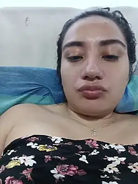 Snapshot of Hellen_Alex chatting on 12-17-25, 02:56 Hellen Alex online show from 12-17-25, 02:56