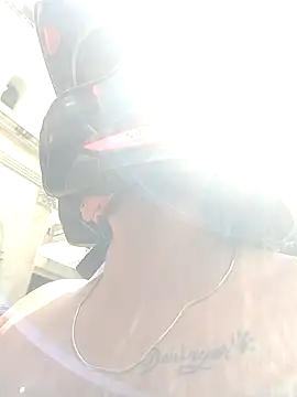 Snapshot of naughty-girl01 chatting on 01-10-25, 04:51 naughty-girl01 online show from 01-10-25, 04:51