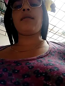 Snapshot of naughty-girl01 chatting on 02-14-25, 01:29 naughty-girl01 online show from 02-14-25, 01:29