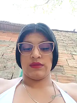 Snapshot of naughty-girl01 chatting on 02-21-25, 01:44 naughty-girl01 online show from 02-21-25, 01:44