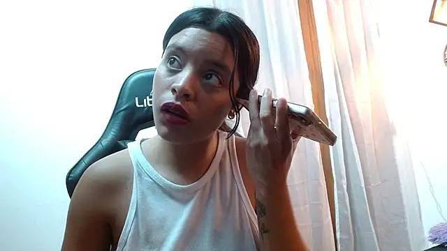 Snapshot of max_ashley_mds chatting on 01-21-25, 04:16 max ashley mds online show from 01-21-25, 04:16