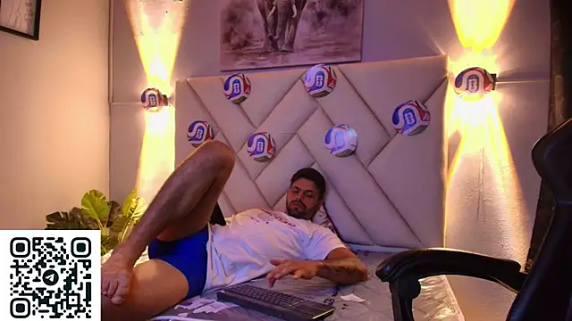 Snapshot of max_ashley_mds chatting on 06-23-26, 01:31 max ashley mds online show from 06-23-26, 01:31