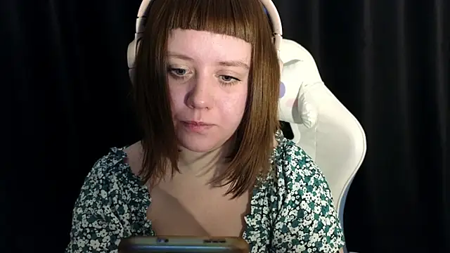 Snapshot of June_shy0 chatting on 02-07-25, 07:18 June shy0 online show from 02-07-25, 07:18