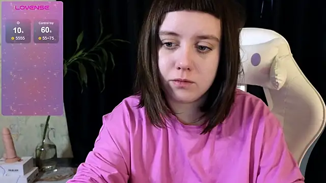 Snapshot of June_shy0 chatting on 03-06-25, 06:52 June shy0 online show from 03-06-25, 06:52