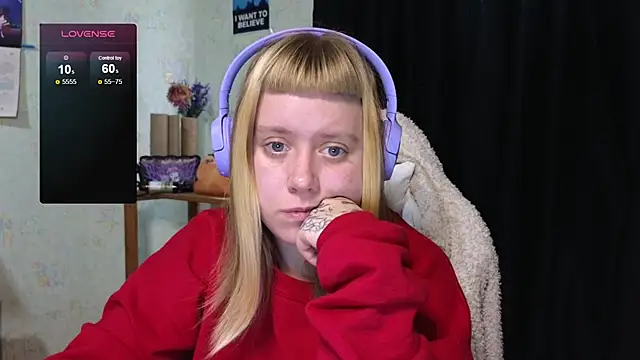 Snapshot of June_shy0 chatting on 10-16-25, 11:55 June shy0 online show from 10-16-25, 11:55