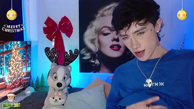 Snapshot of maxiy_001 chatting on 12-09-24, 08:23 maxiy 001 online show from 12-09-24, 08:23