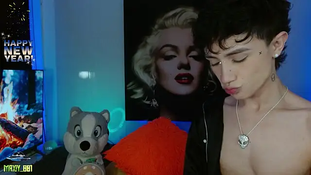 Snapshot of maxiy_001 chatting on 01-05-25, 04:58 maxiy 001 online show from 01-05-25, 04:58