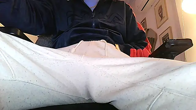 Snapshot of Bigone_uncut chatting on 02-23-26, 05:21 Bigone uncut online show from 02-23-26, 05:21