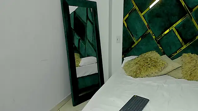 Criss Ariana online show from 02-24-25, 06:04