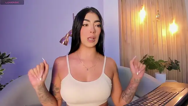 Snapshot of AriRobert_ chatting on 10-06-25, 03:15 AriRobert online show from 10-06-25, 03:15