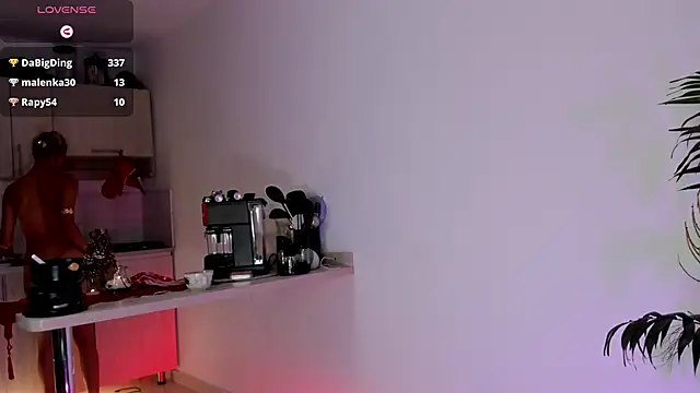 Snapshot of wendymoah chatting on 12-11-24, 11:00 wendymoah online show from 12-11-24, 11:00