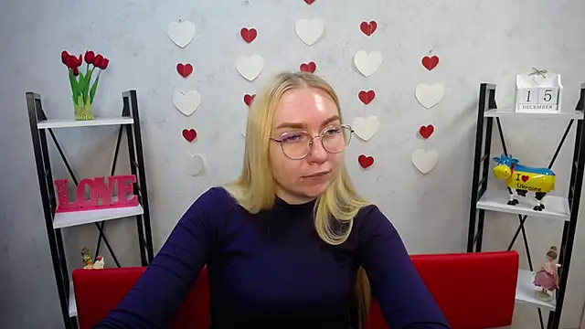 BeatriceFly online show from 12-15-24, 07:46