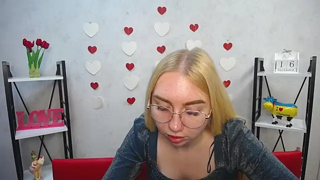 BeatriceFly online show from 12-16-24, 12:16