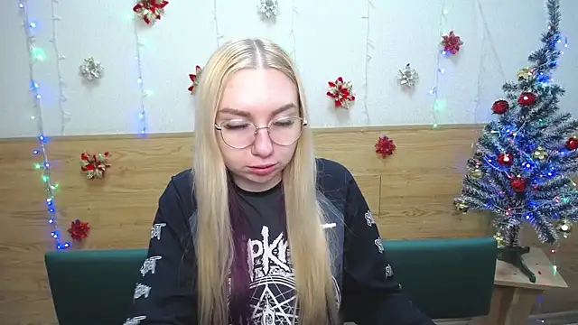 BeatriceFly online show from 01-20-25, 06:21