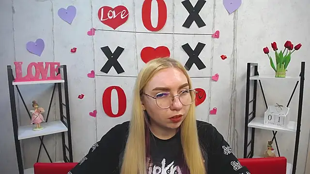 BeatriceFly online show from 02-01-25, 04:44