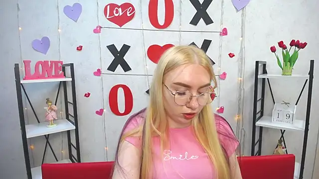 BeatriceFly online show from 02-19-25, 04:33