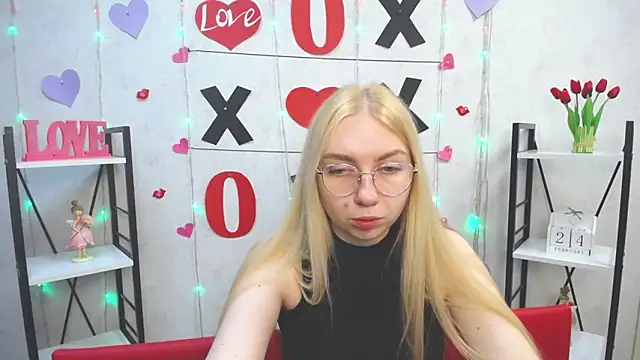 BeatriceFly online show from 02-24-25, 12:16