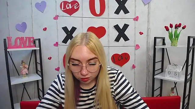 BeatriceFly online show from 03-05-25, 12:22