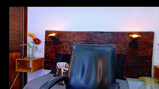 Snapshot of Celeste_sanz chatting on 10-16-25, 10:05 Celeste sanz online show from 10-16-25, 10:05