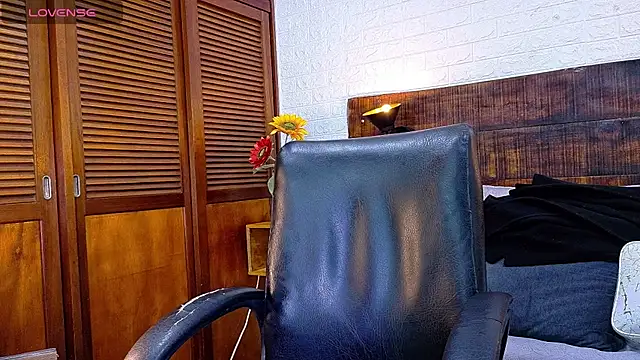 Snapshot of Celeste_sanz chatting on 11-26-25, 10:27 Celeste sanz online show from 11-26-25, 10:27