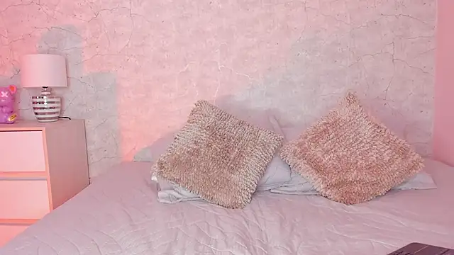 Snapshot of DahianaWalcott chatting on 02-20-25, 02:07 DahianaWalcott online show from 02-20-25, 02:07