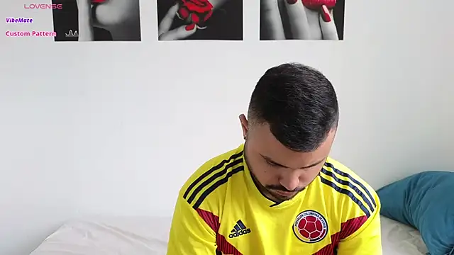 Snapshot of tammyandrade_ chatting on 03-20-25, 12:32 tammyandrade online show from 03-20-25, 12:32