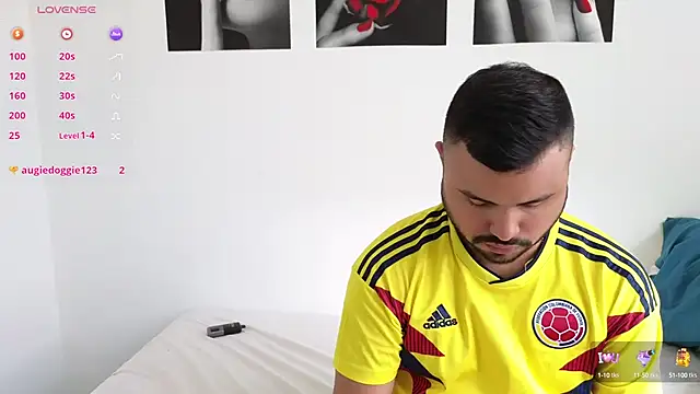 Snapshot of tammyandrade_ chatting on 03-20-25, 03:36 tammyandrade online show from 03-20-25, 03:36