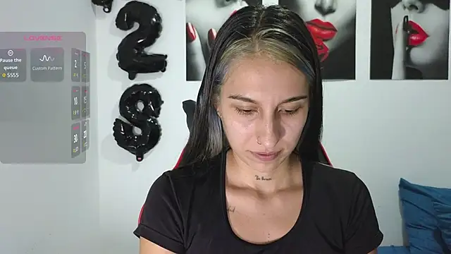 Snapshot of tammyandrade_ chatting on 10-04-25, 11:14 tammyandrade online show from 10-04-25, 11:14