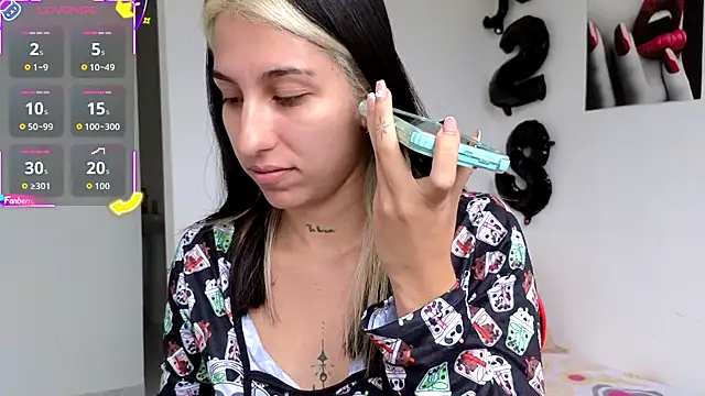 Snapshot of tammyandrade_ chatting on 10-17-25, 03:47 tammyandrade online show from 10-17-25, 03:47