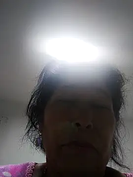 Snapshot of girl_amada chatting on 05-27-26, 01:52 girl amada online show from 05-27-26, 01:52