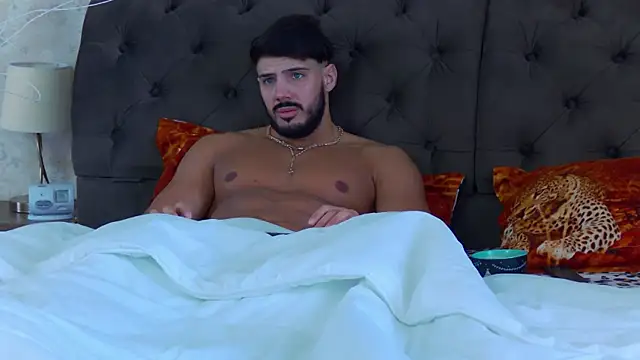 Snapshot of DustinKeent chatting on 01-23-25, 10:32 DustinKeent online show from 01-23-25, 10:32