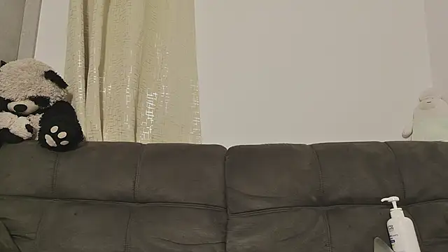 Snapshot of miss_valery2 chatting on 06-25-26, 02:22 miss valery2 online show from 06-25-26, 02:22