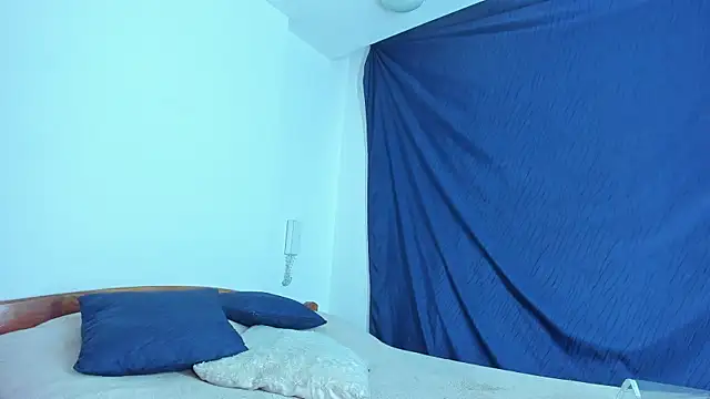 Snapshot of emiily15__ chatting on 01-16-25, 06:37 emiily15 online show from 01-16-25, 06:37